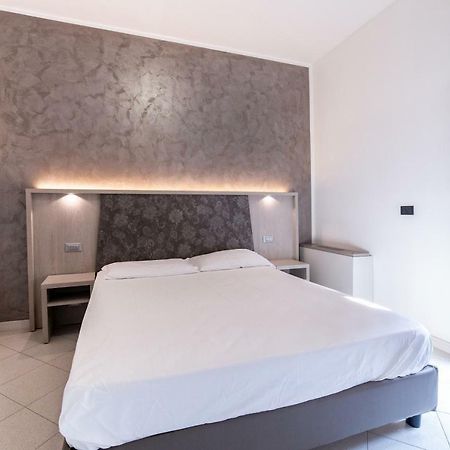 Residenza Sol Holiday Римини Экстерьер фото