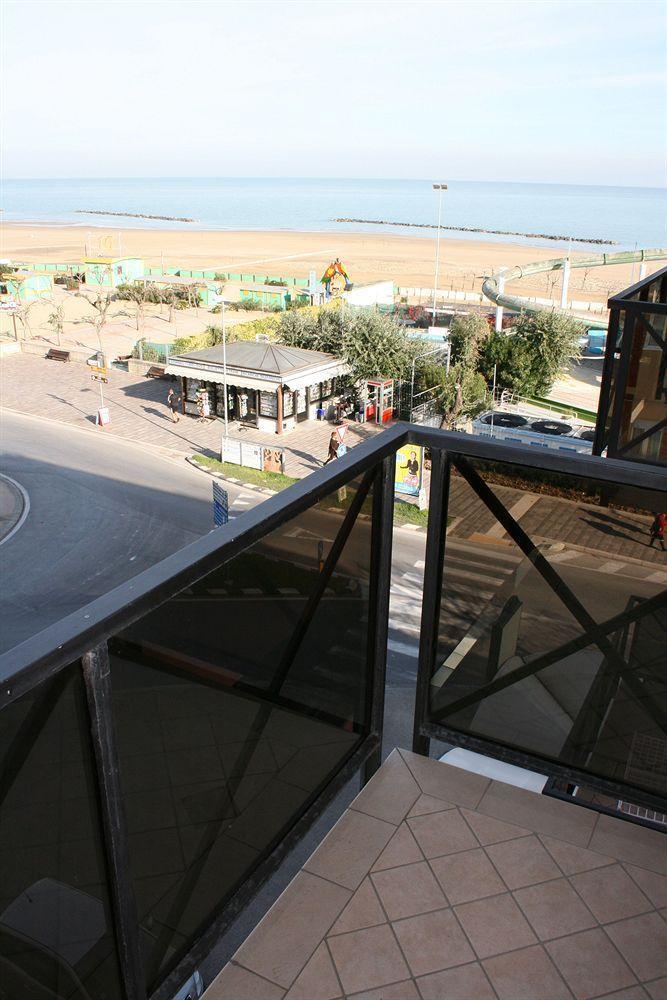 Residenza Sol Holiday Римини Экстерьер фото