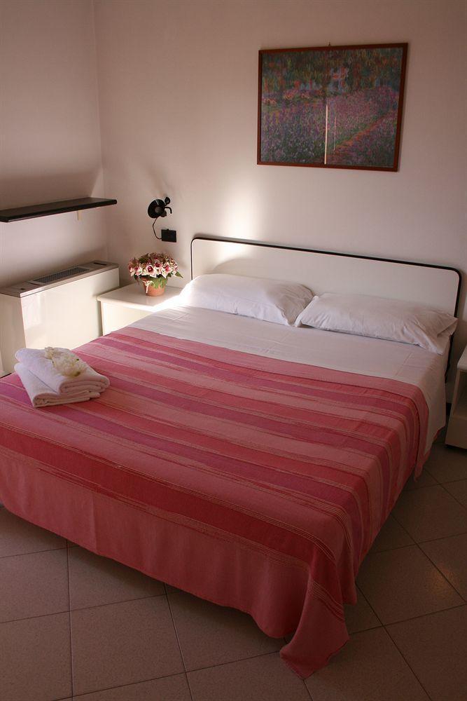 Residenza Sol Holiday Римини Экстерьер фото