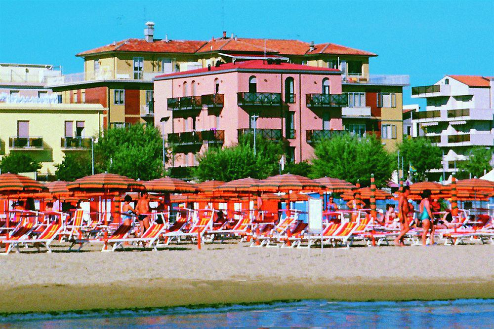 Residenza Sol Holiday Римини Экстерьер фото