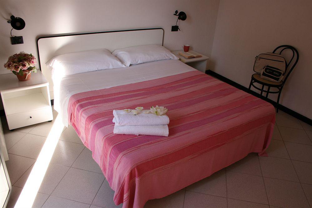Residenza Sol Holiday Римини Экстерьер фото