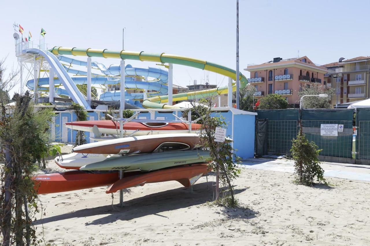 Residenza Sol Holiday Римини Экстерьер фото