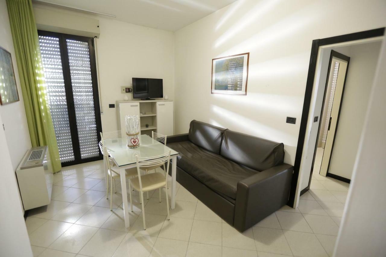 Residenza Sol Holiday Римини Экстерьер фото